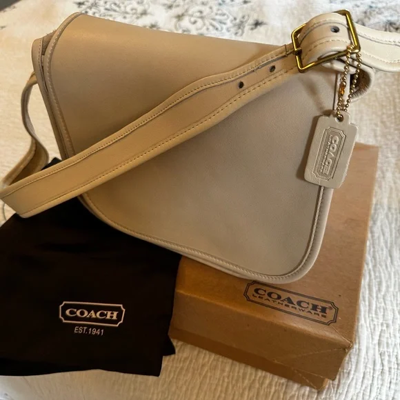 ⭐️Authentic VINTAGE Coach Classic shoulder flap saddle Bag 9170 - Picture 2 of 16